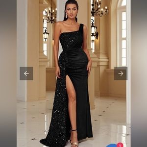 Medium black velvet dress. Gorgeous and sexy dress great for many occasions